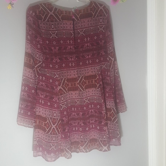 Long sleeve geometric  pattern tunic. 338 - Picture 5 of 7